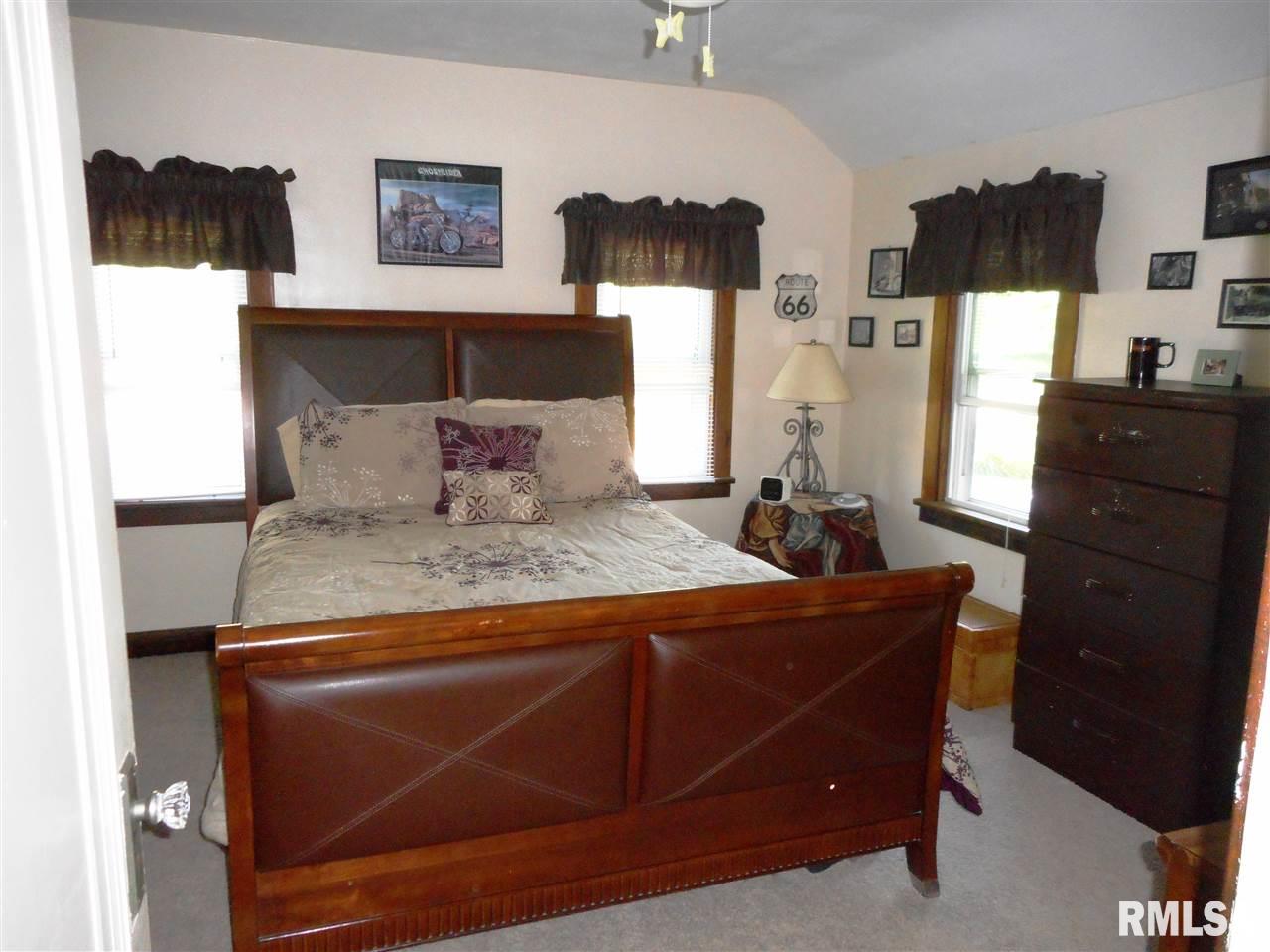 18190 North Spencer Road Pleasant Valley, IA 52767 - Photo 15 of 18 Gallery Image 15