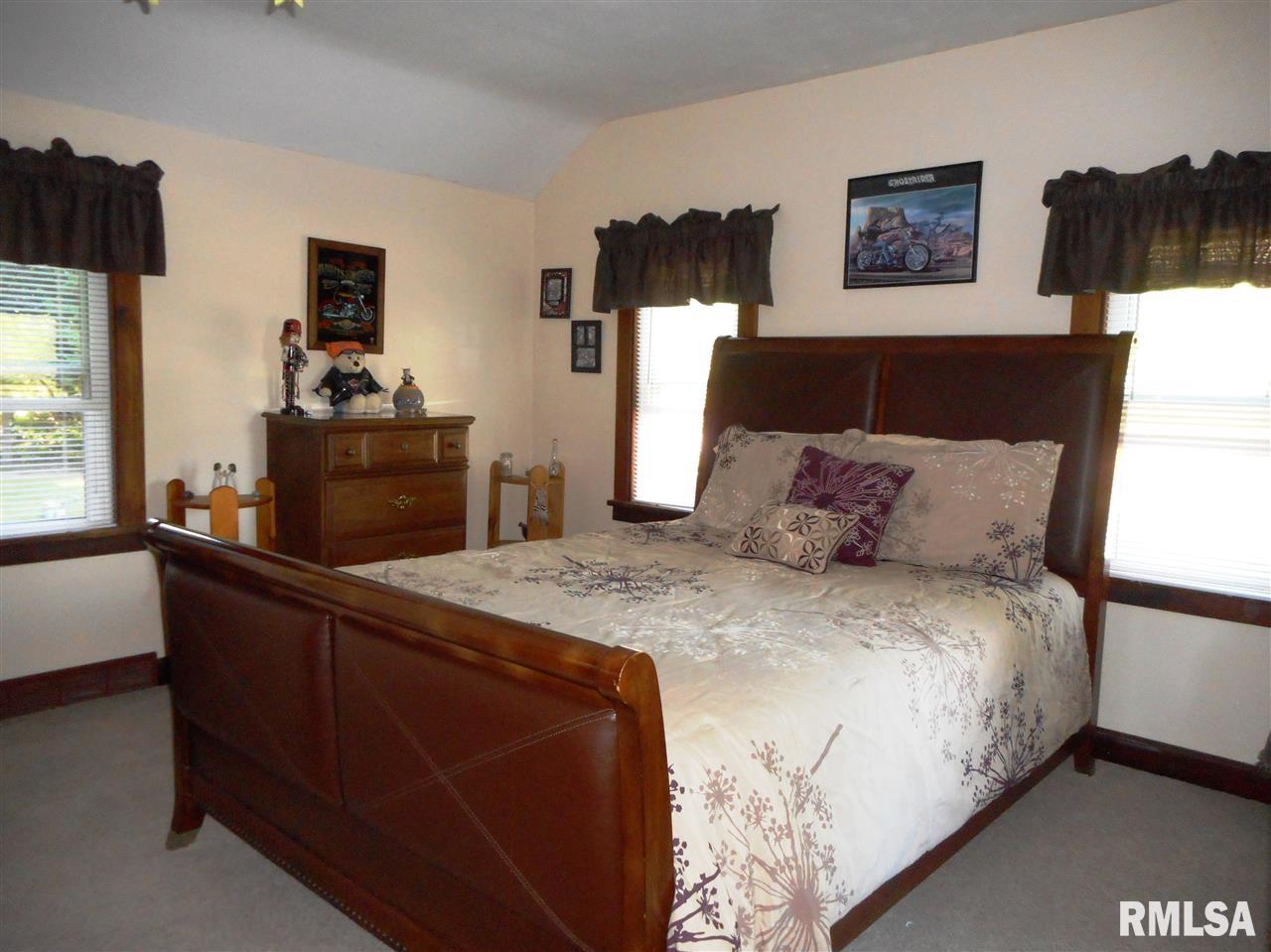 18190 North Spencer Road Pleasant Valley, IA 52767 - Photo 16 of 18 Gallery Image 16