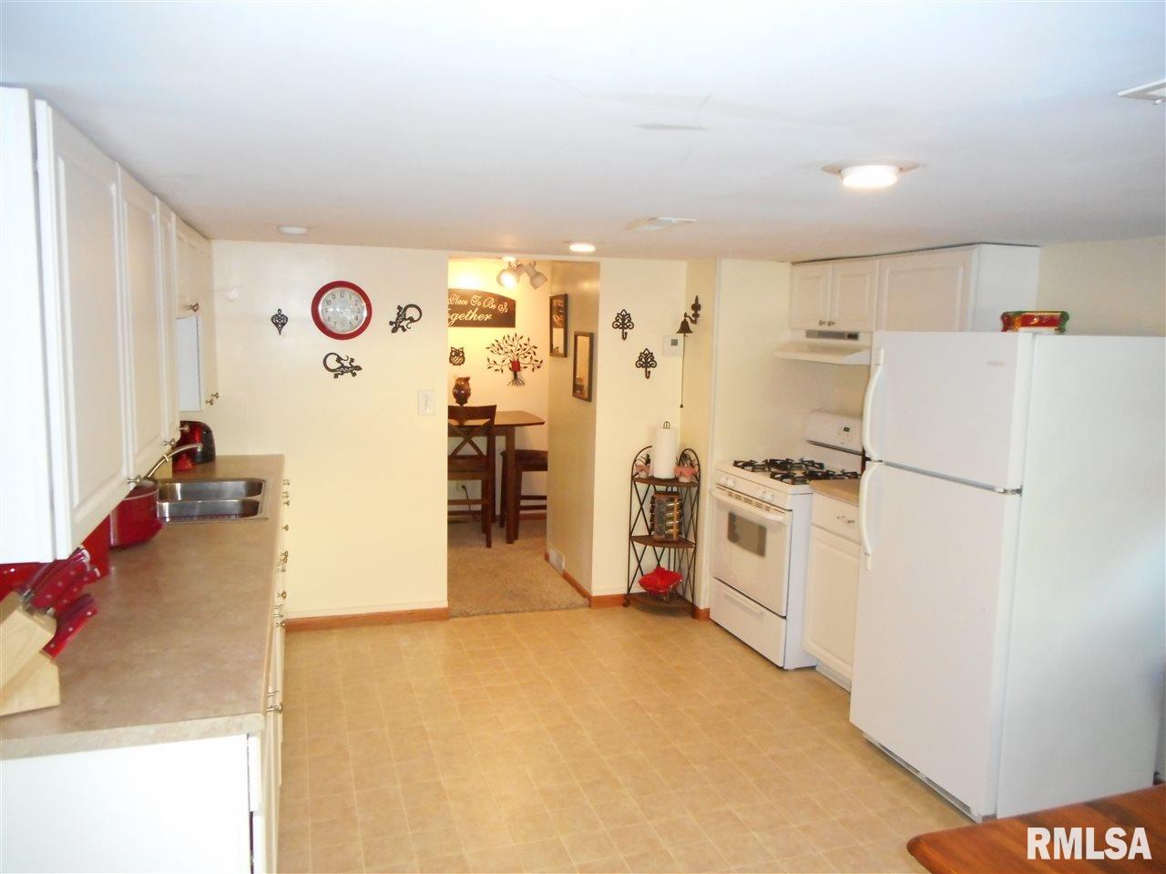18190 North Spencer Road Pleasant Valley, IA 52767 - Photo 3 of 18 Gallery Image 3