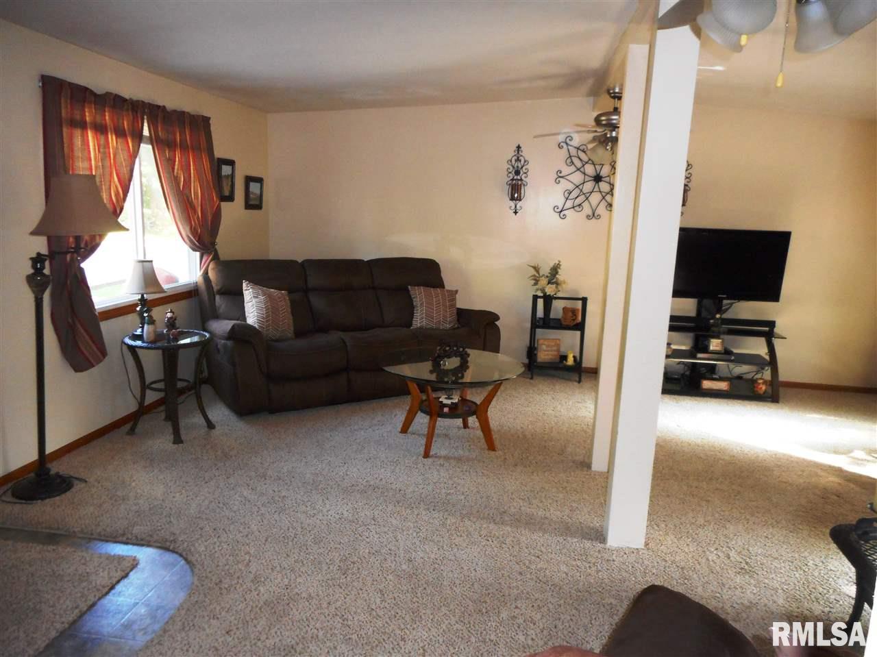 18190 North Spencer Road Pleasant Valley, IA 52767 - Photo 4 of 18 Gallery Image 4