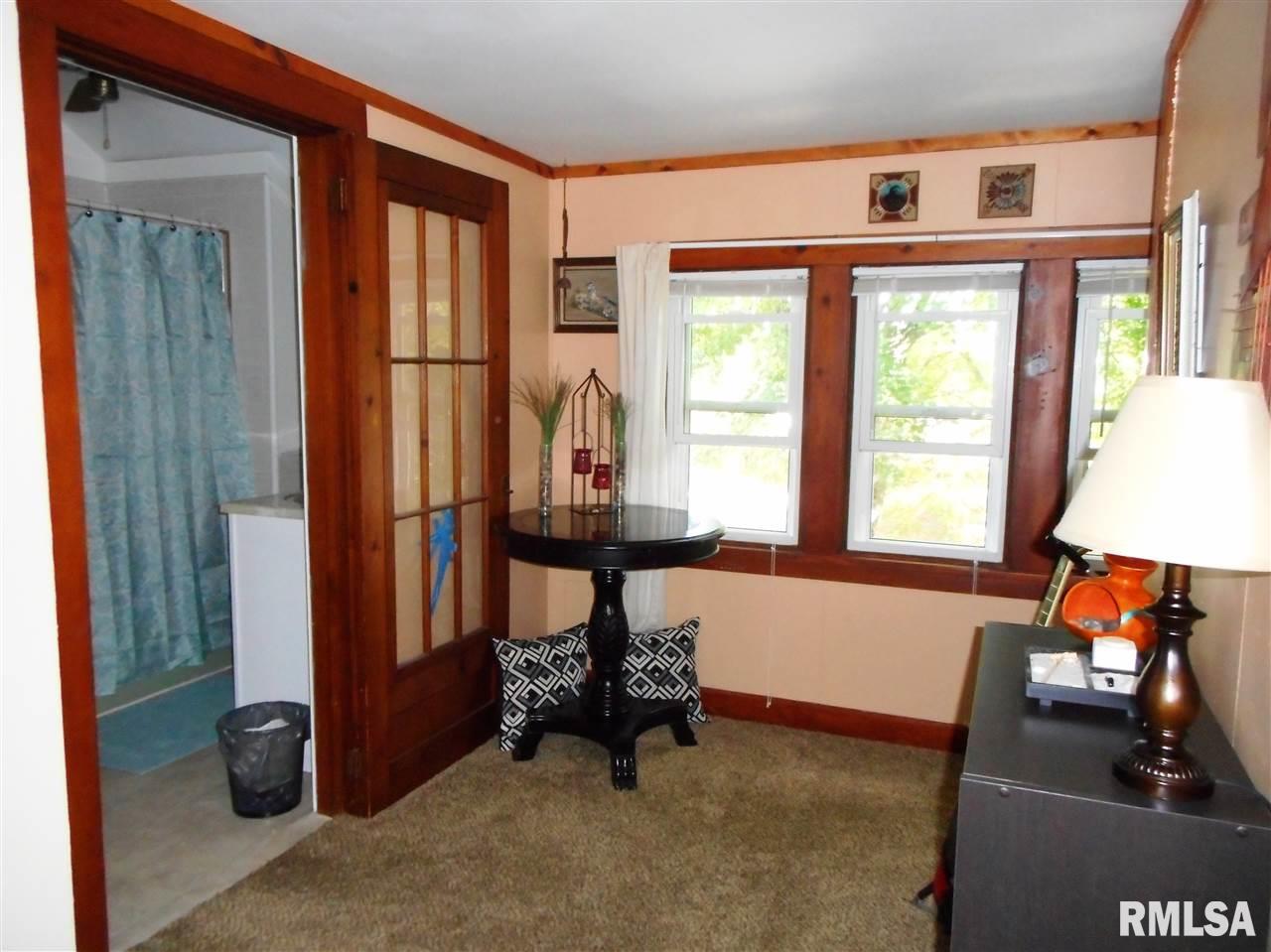 18190 North Spencer Road Pleasant Valley, IA 52767 - Photo 9 of 18 Gallery Image 9