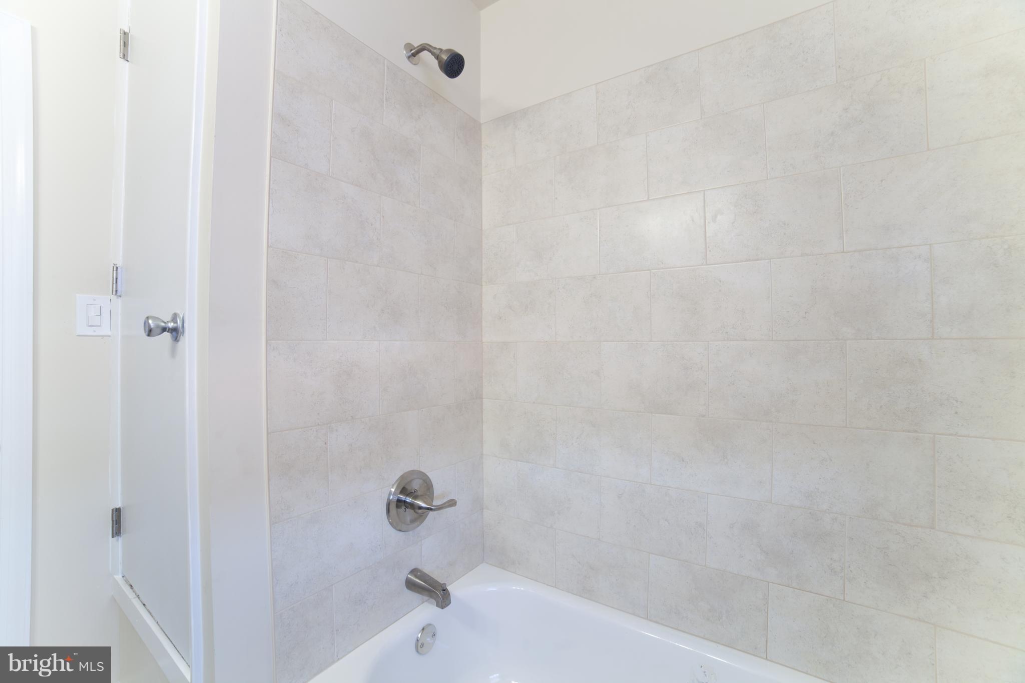 439 Random Road Baltimore, MD 21229 - Photo 19 of 28 Bath