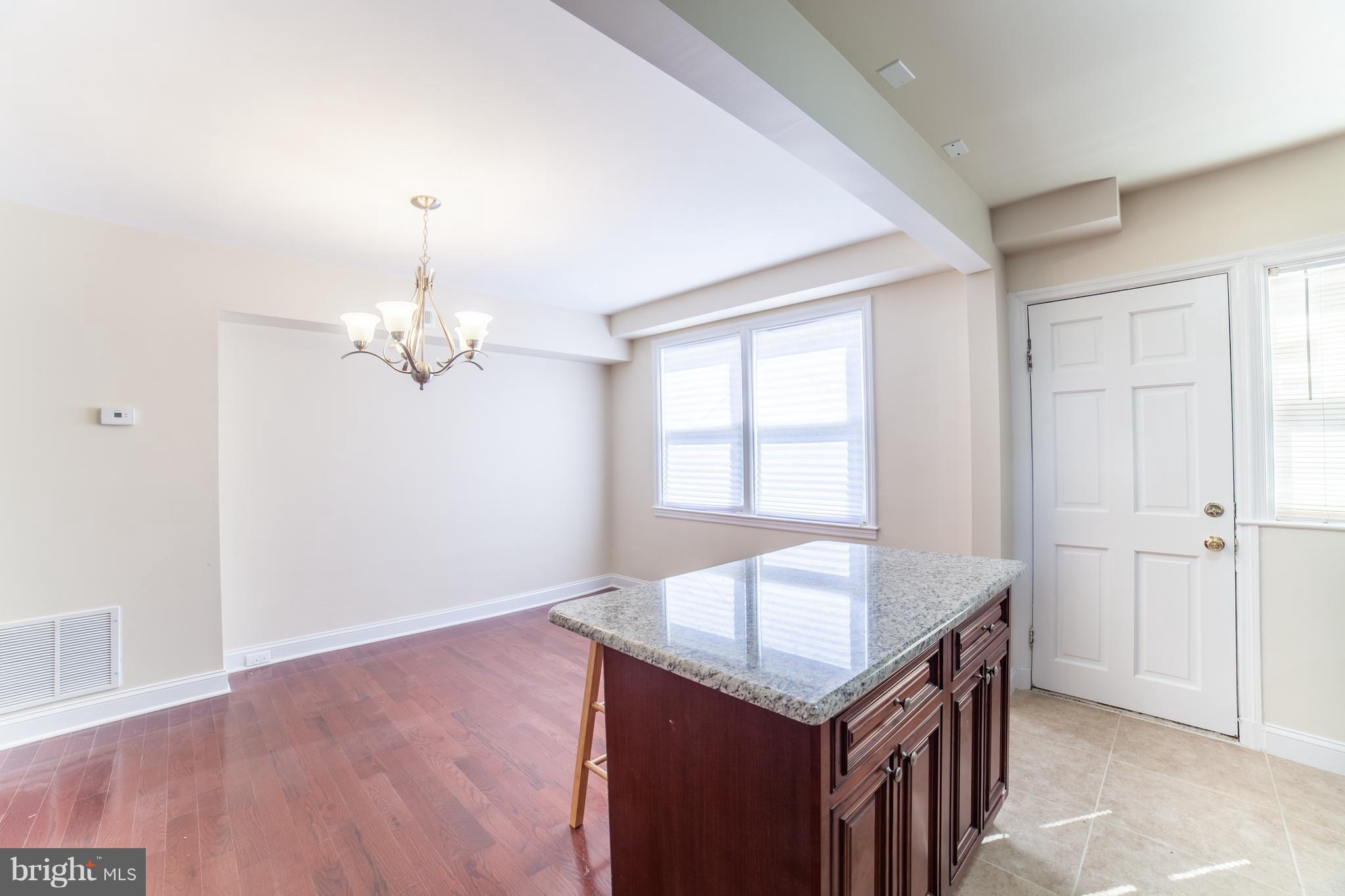 439 Random Road Baltimore, MD 21229 - Photo 9 of 28 Interior (General)