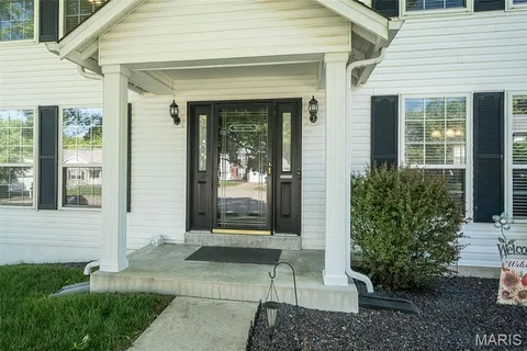 $469,900 | 1091 Treeshade Drive, St. Peters, MO 63376