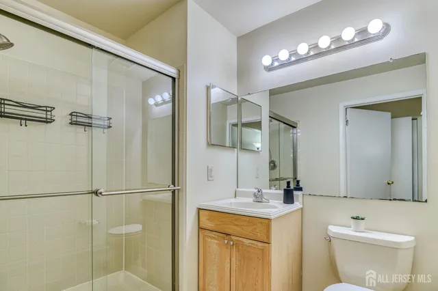 $350,000 | 252 Kempsey Drive, North Brunswick, NJ 08902