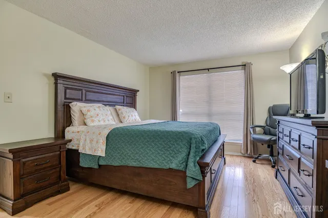 $350,000 | 252 Kempsey Drive, North Brunswick, NJ 08902