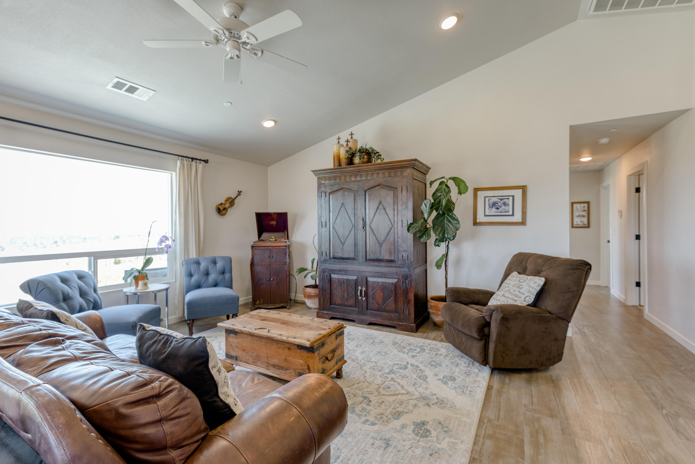 14476 Cloverdale Road Anderson, CA 96007 - Photo 6 of 40 _DSC5526