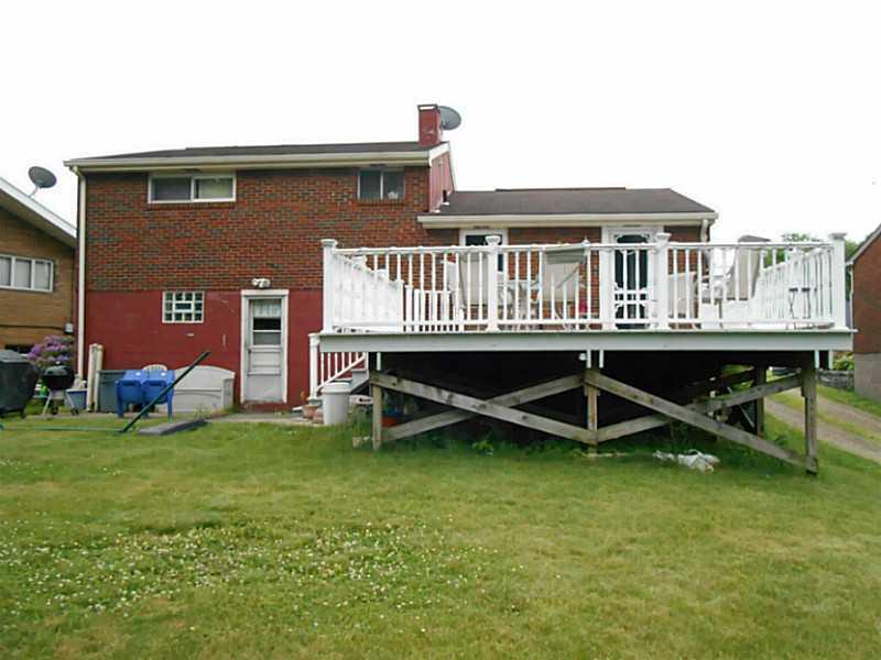 845 Lindsay Road Carnegie, PA 15106 - Photo 4 of 21 Exterior Back.