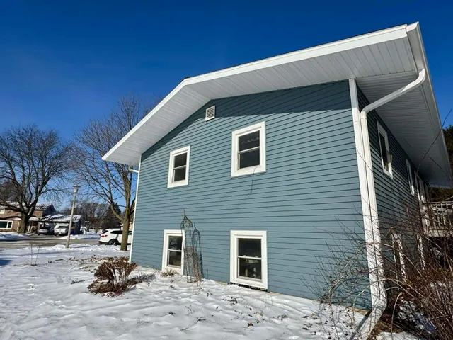 $289,900 | 122 Circle Randolph Wi 53956, Randolph, WI 53956