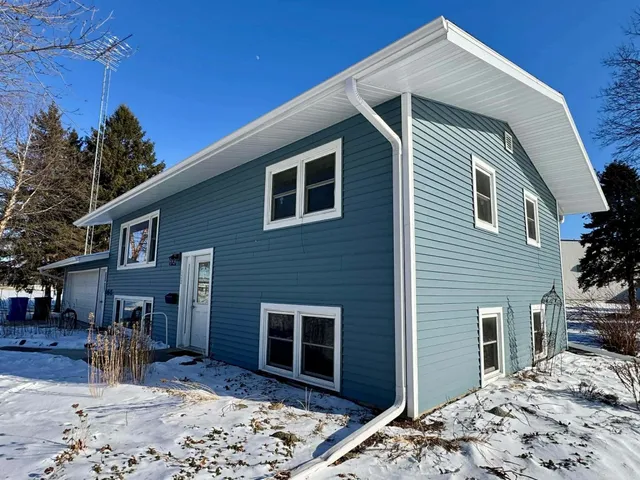 $289,900 | 122 Circle Randolph Wi 53956, Randolph, WI 53956