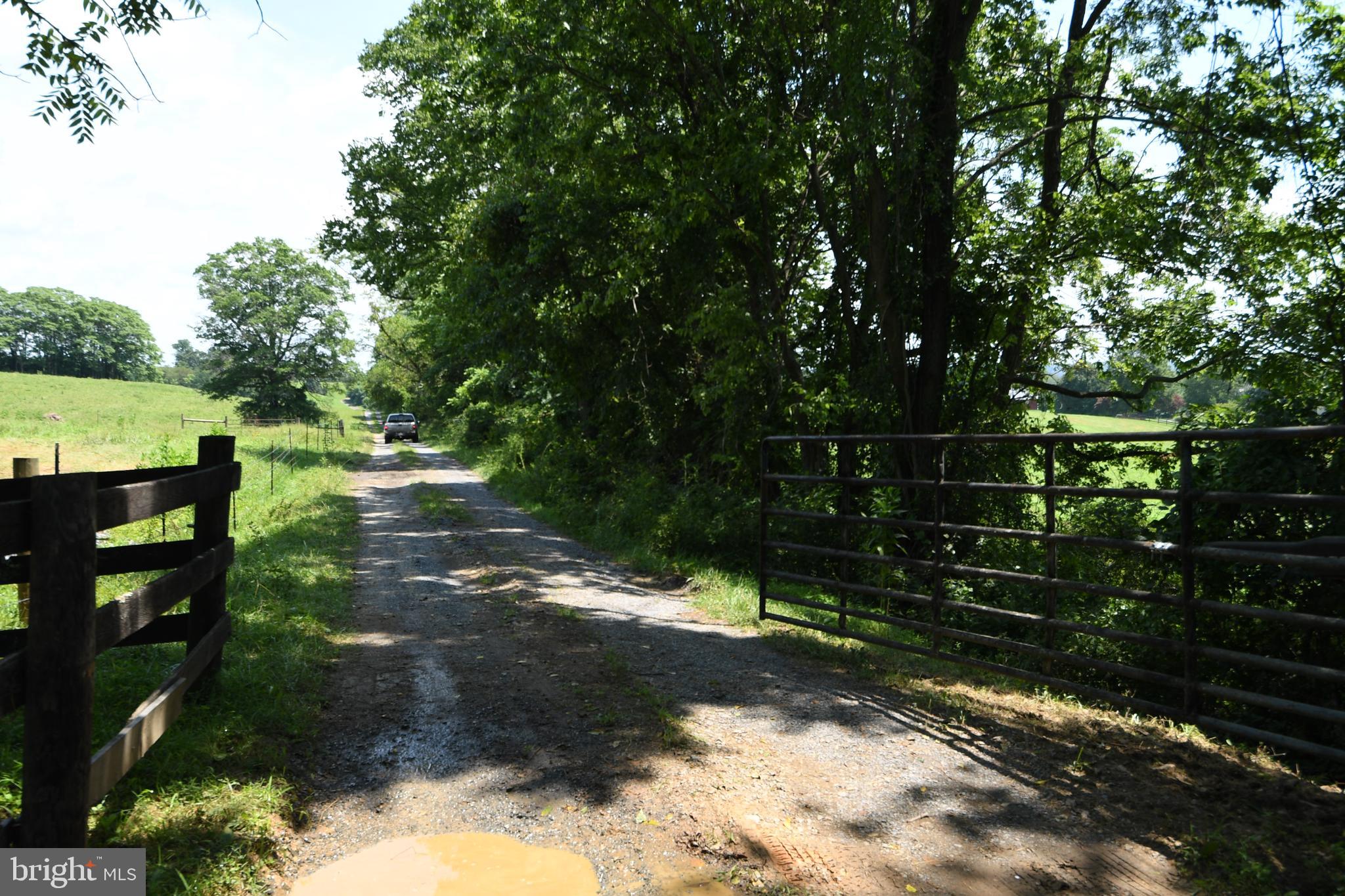 2919 Rokeby Road Delaplane, VA 20144 - Photo 33 of 40 Entrance to the Right of way