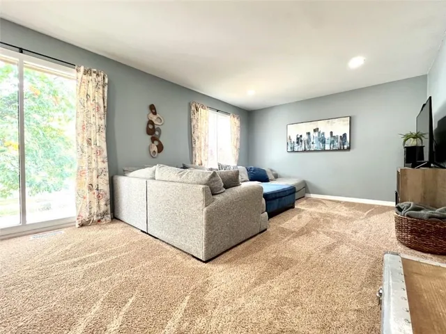 $379,900 | 3129 Ranger Drive, Lawrence, KS 66049