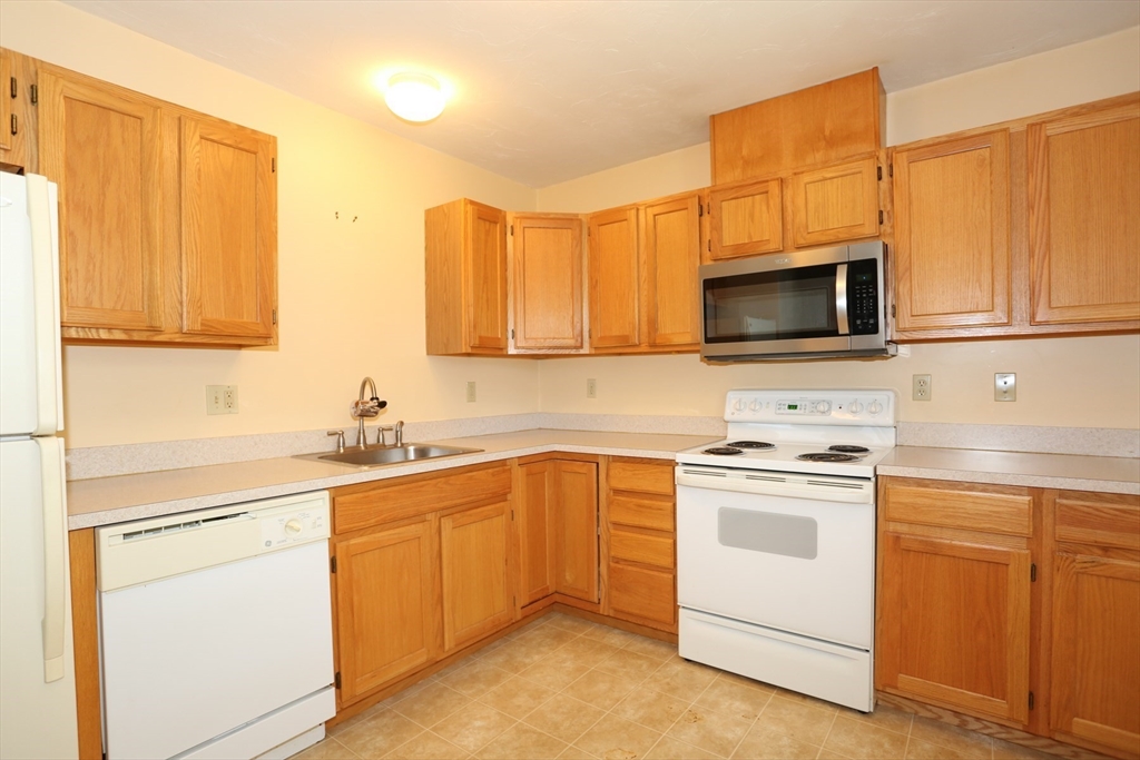 150 North Road, Unit 2 Sudbury, MA 01776 - Photo 6 of 24 Gallery Image 6
