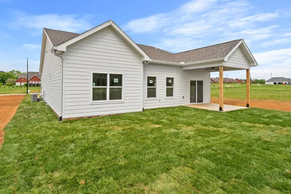 $489,900 | 56 Deer Valley Circle, Winchester, TN 37398