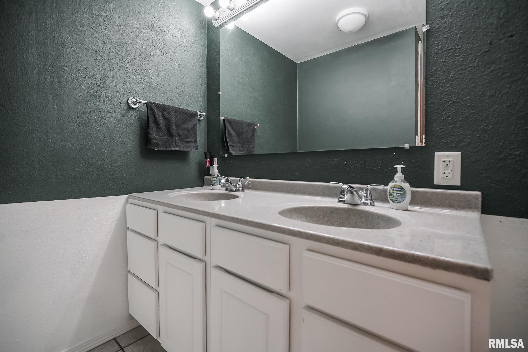 5010 West Pfeiffer Road Bartonville, IL 61607 - Photo 33 of 39 Gallery Image 33
