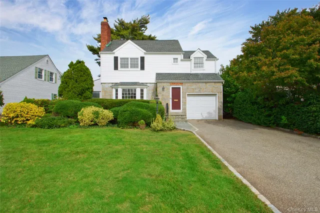 $1,400,000 | 141 Garden Street, Garden City, NY 11530