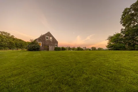 $25,000,000 | 1 Hamlin Lane, Amagansett, NY 11930