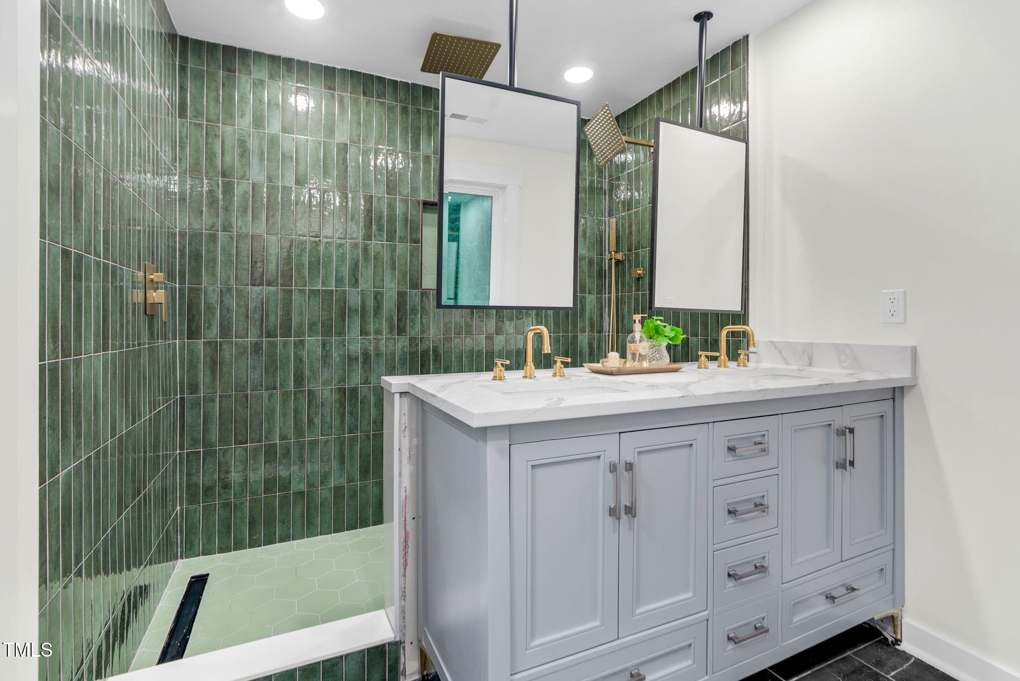 301 Lord Berkley Road Raleigh, NC 27610 - Photo 27 of 56 Owner's bathroom