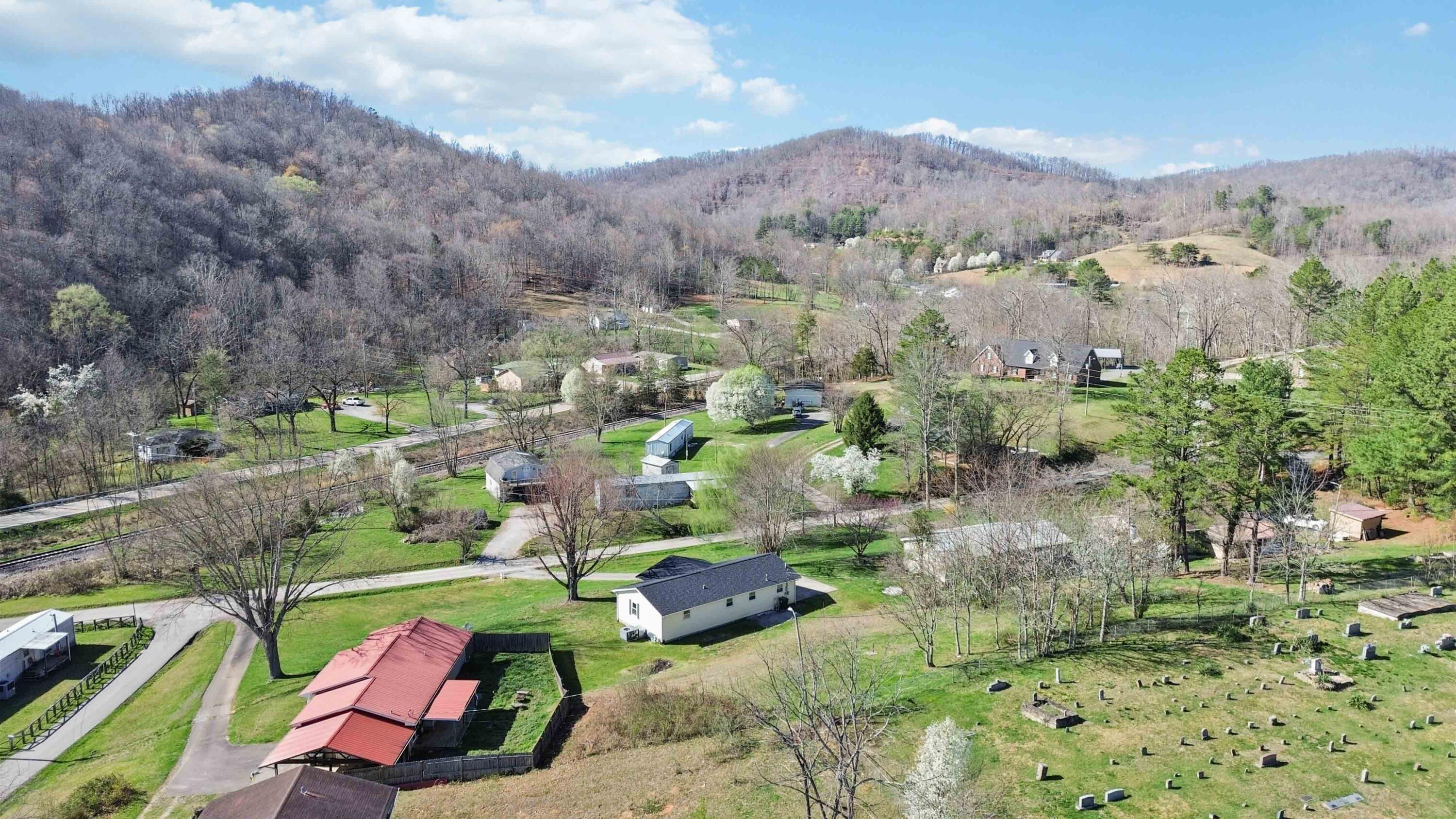 41 Valentine Branch Road Cannon, KY 40923 - Photo 54 of 61 048