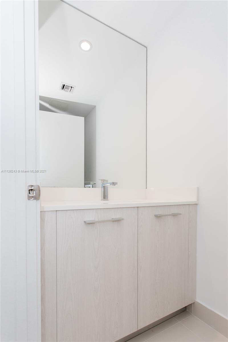 45 Southwest 9th Street, Unit 1803 Miami, FL 33130 - Photo 11 of 100