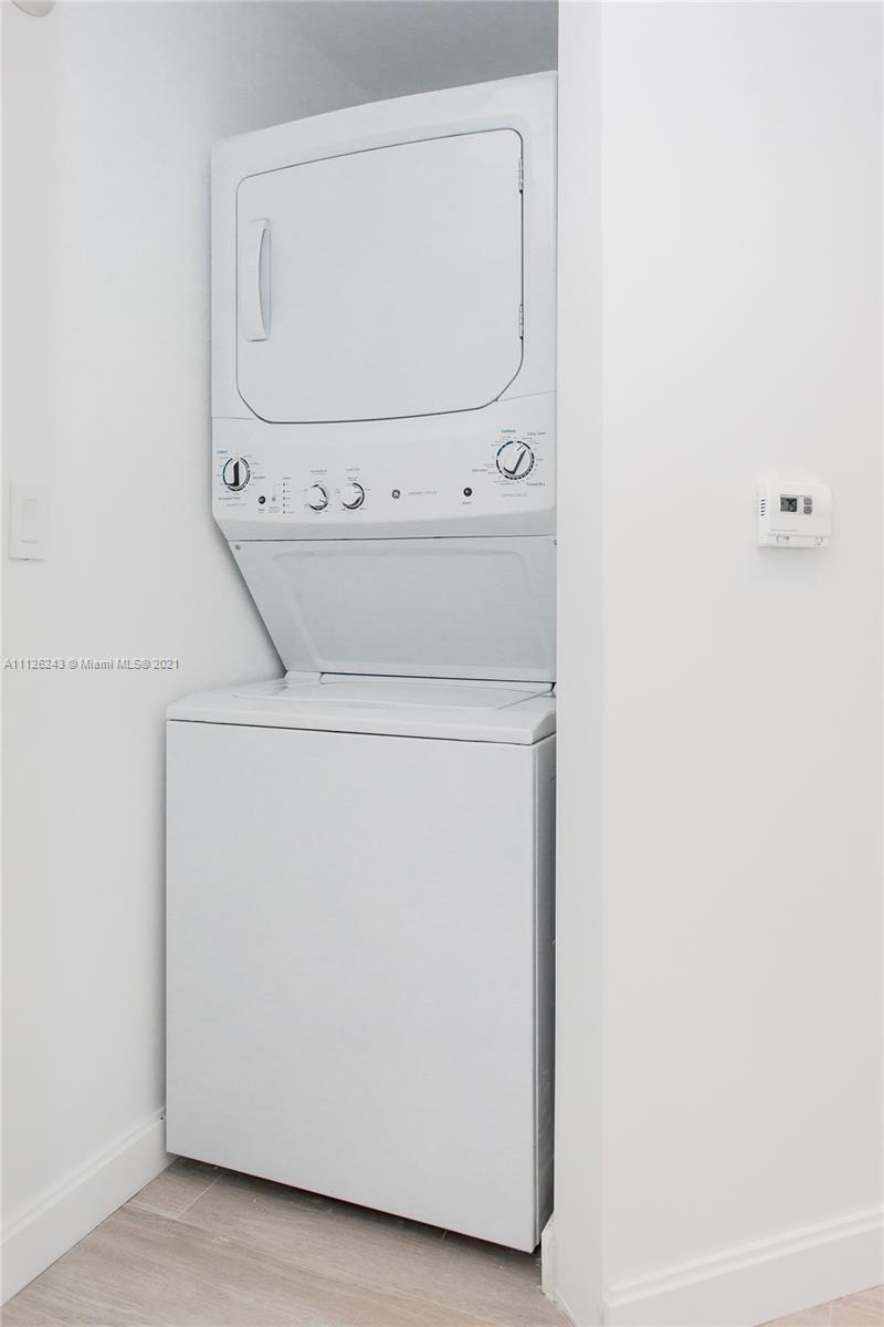 45 Southwest 9th Street, Unit 1803 Miami, FL 33130 - Photo 12 of 100