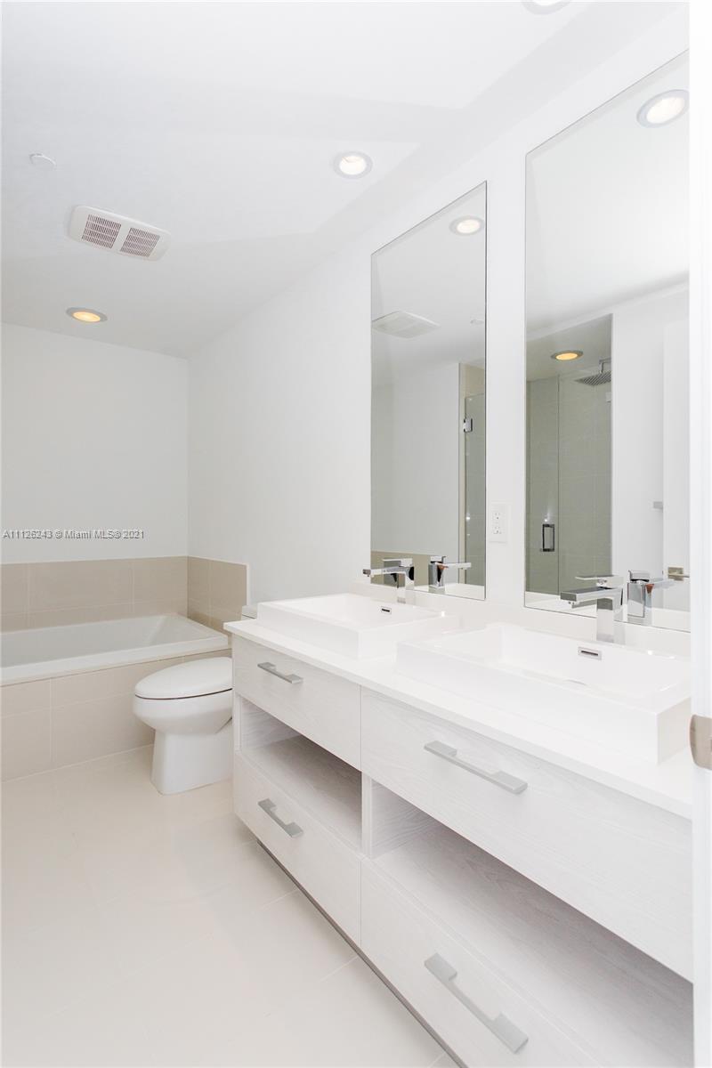 45 Southwest 9th Street, Unit 1803 Miami, FL 33130 - Photo 19 of 100