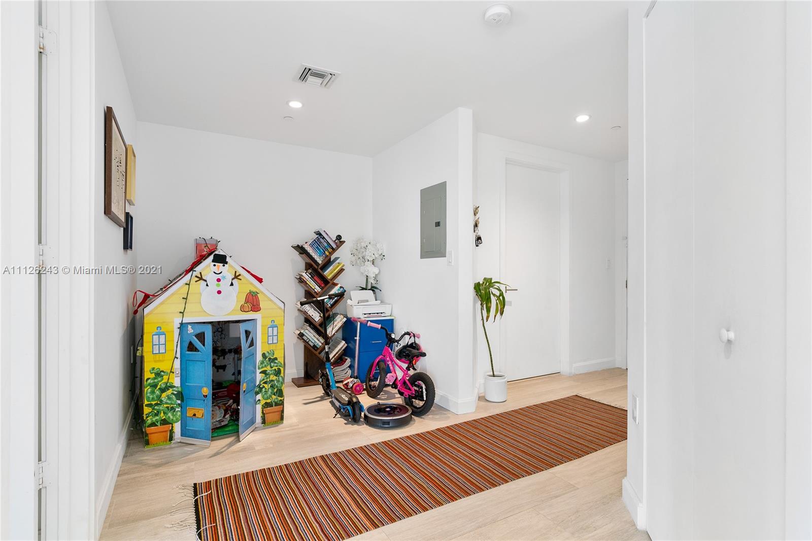 45 Southwest 9th Street, Unit 1803 Miami, FL 33130 - Photo 29 of 100