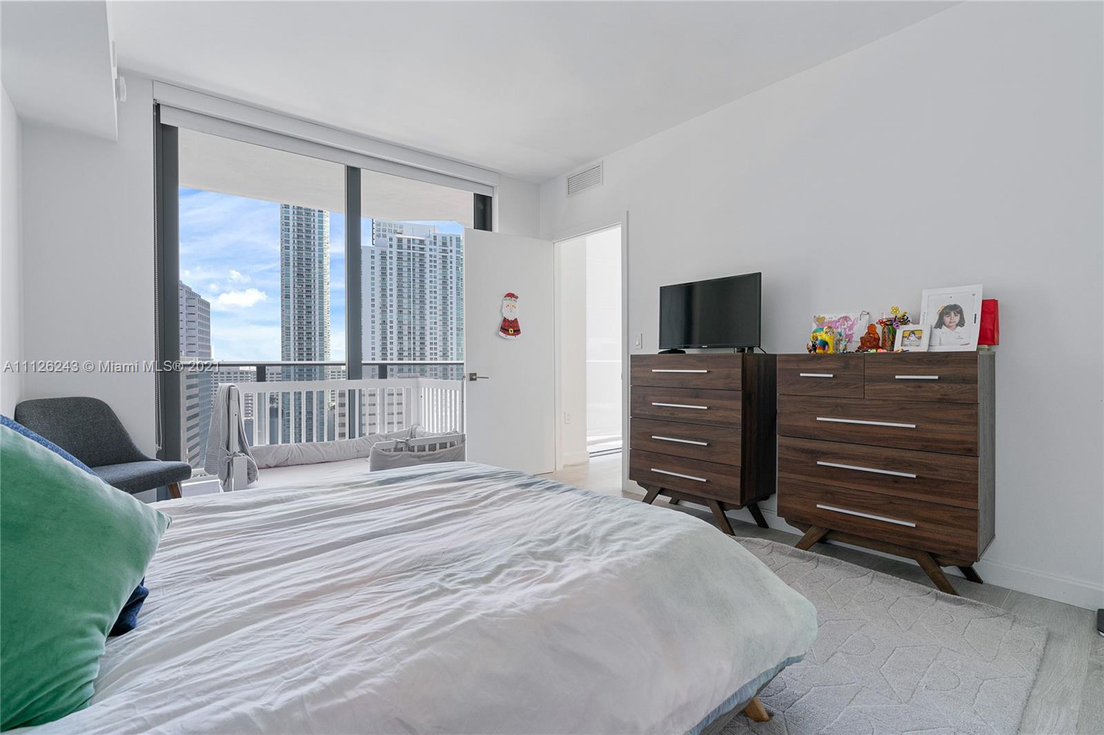 45 Southwest 9th Street, Unit 1803 Miami, FL 33130 - Photo 39 of 100