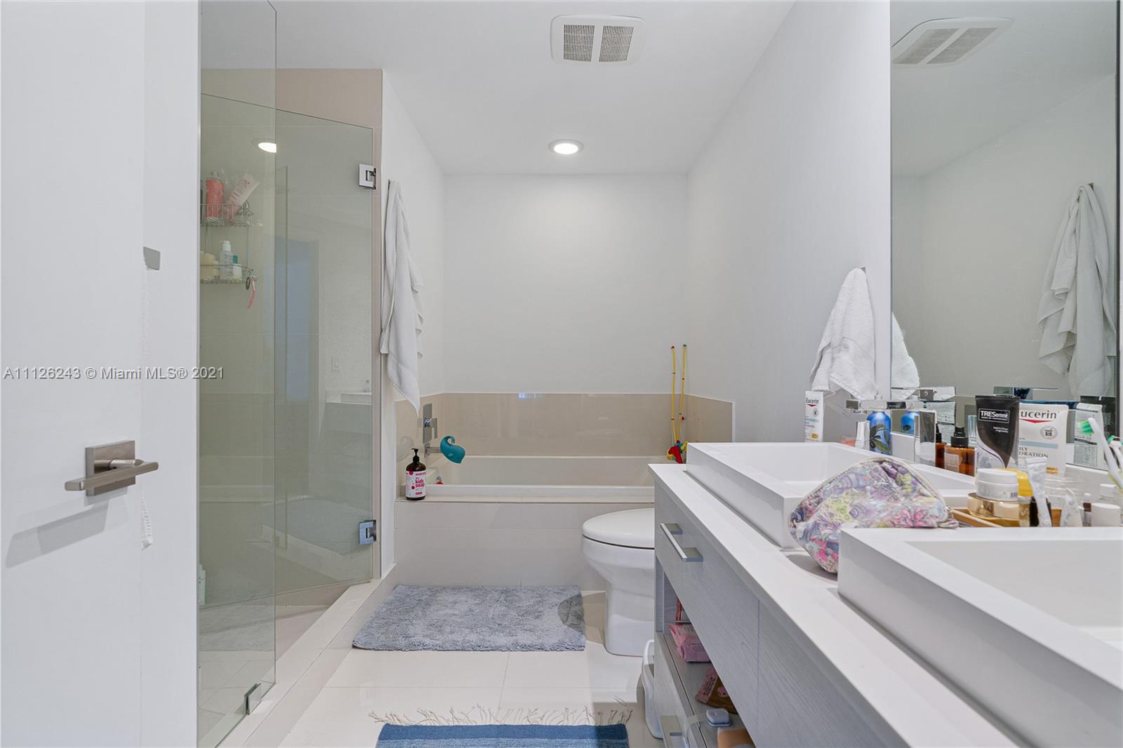 45 Southwest 9th Street, Unit 1803 Miami, FL 33130 - Photo 40 of 100