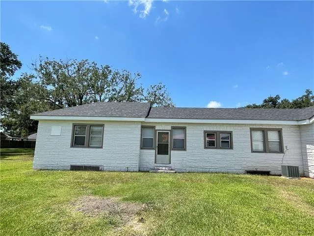 $850 | 12225 River Road, Unit 5, Luling, LA 70070