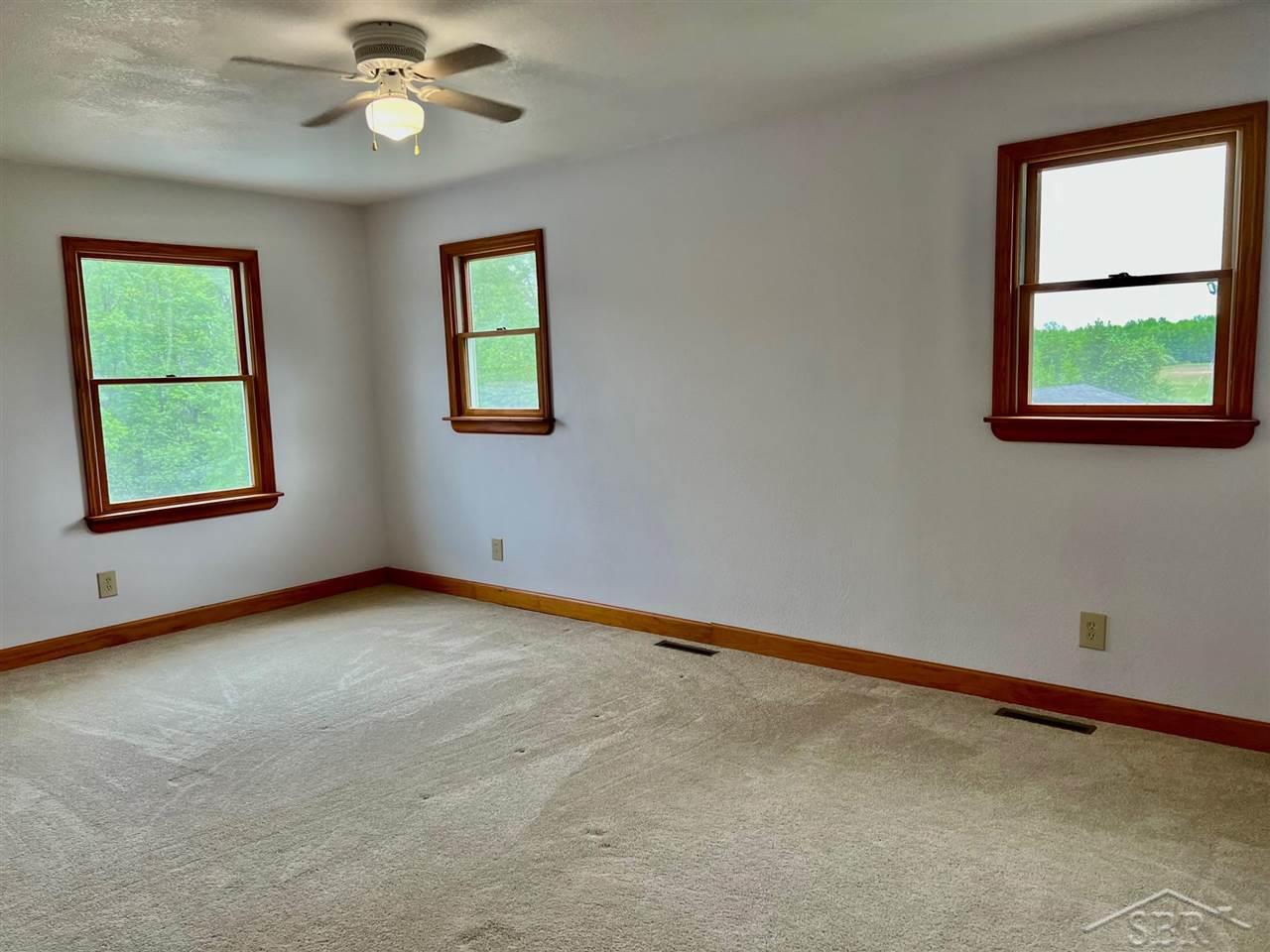 11645 East Parks Road Wheeler, MI 48662 - Photo 25 of 45 50075213-24.JPG