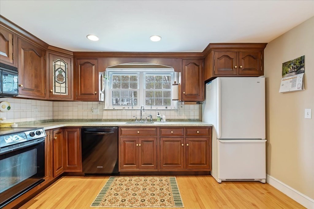 107 Tiffany Road Norwell, MA 02061 - Photo 4 of 34 Gallery Image 4