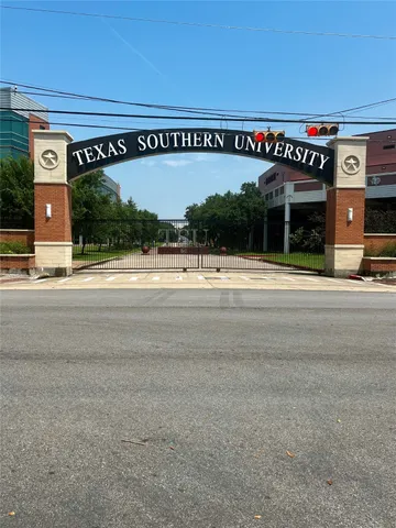 a view of a building entrance