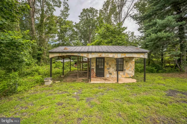 $589,999 | 4183 Grant Lane, The Plains, VA 20198