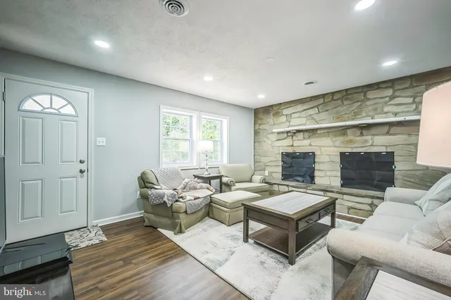 $589,999 | 4183 Grant Lane, The Plains, VA 20198