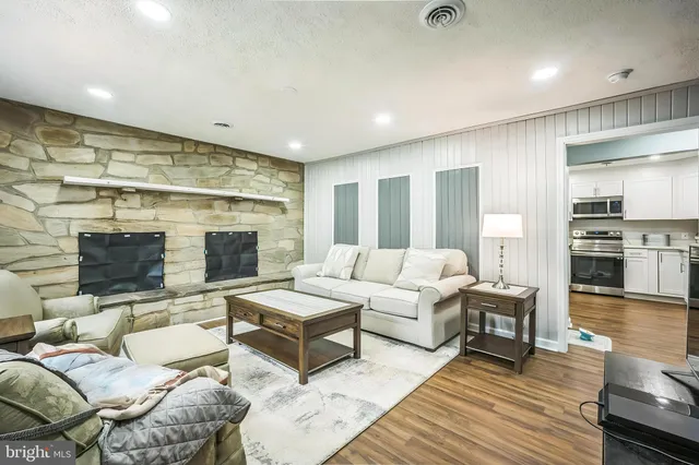 $589,999 | 4183 Grant Lane, The Plains, VA 20198