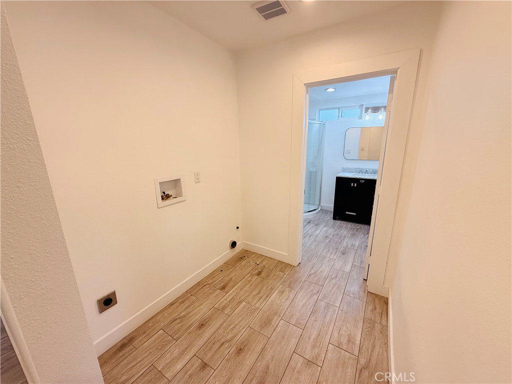 9888 Terrace Drive Morongo Valley, CA 92256 - Photo 16 of 33 Laundry room