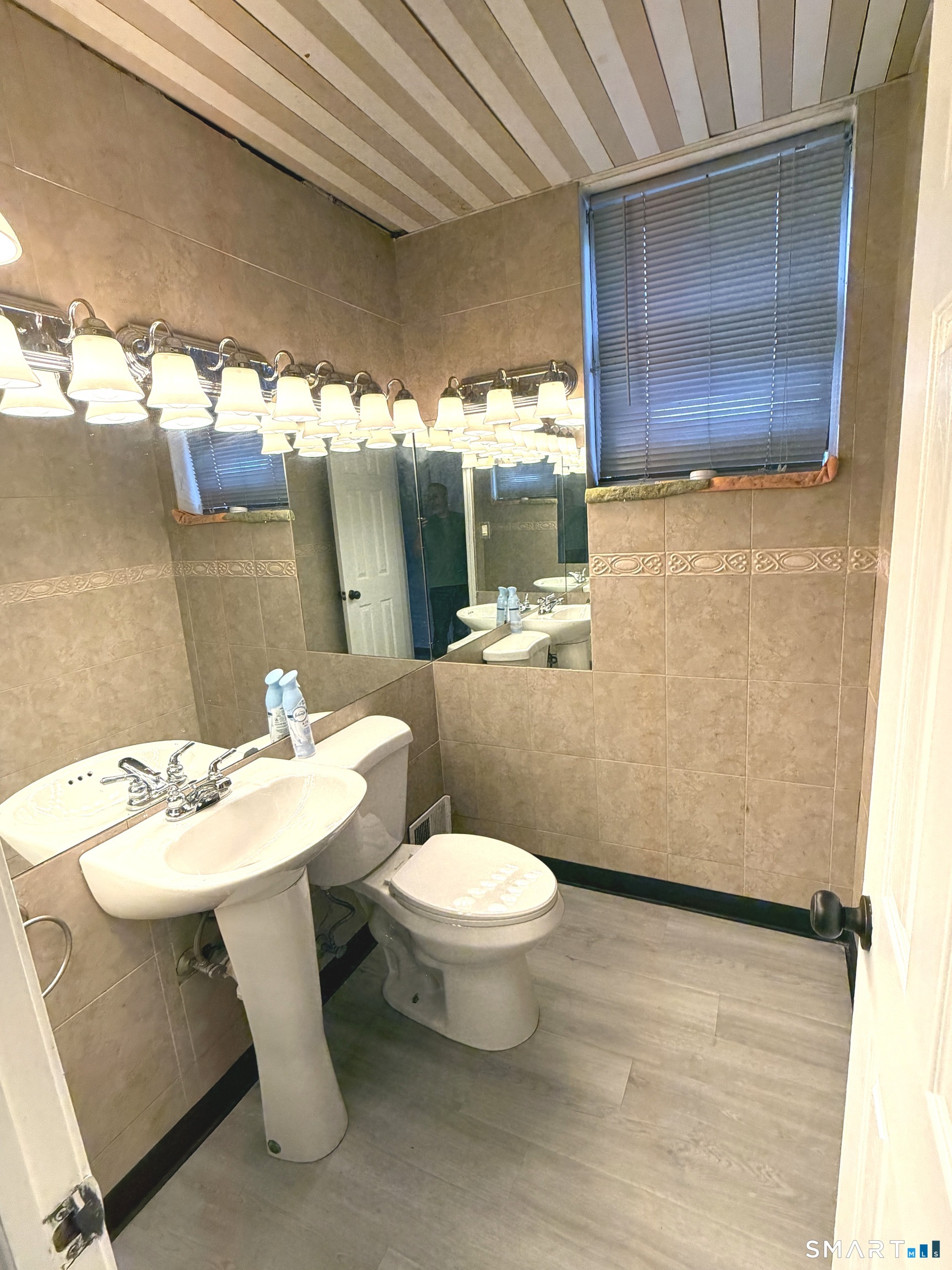 167 George Street Hartford, CT 06114 - Photo 12 of 33