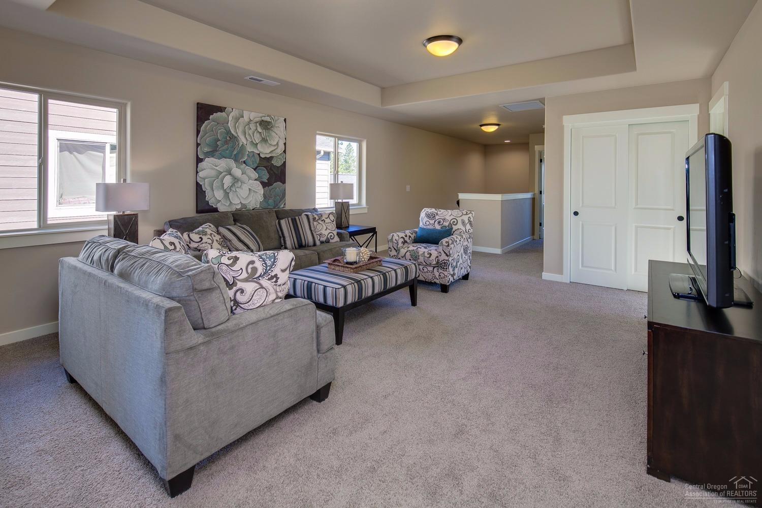 20913 Sotra Loop Bend, OR 97702 - Photo 11 of 25 Gallery Image 11