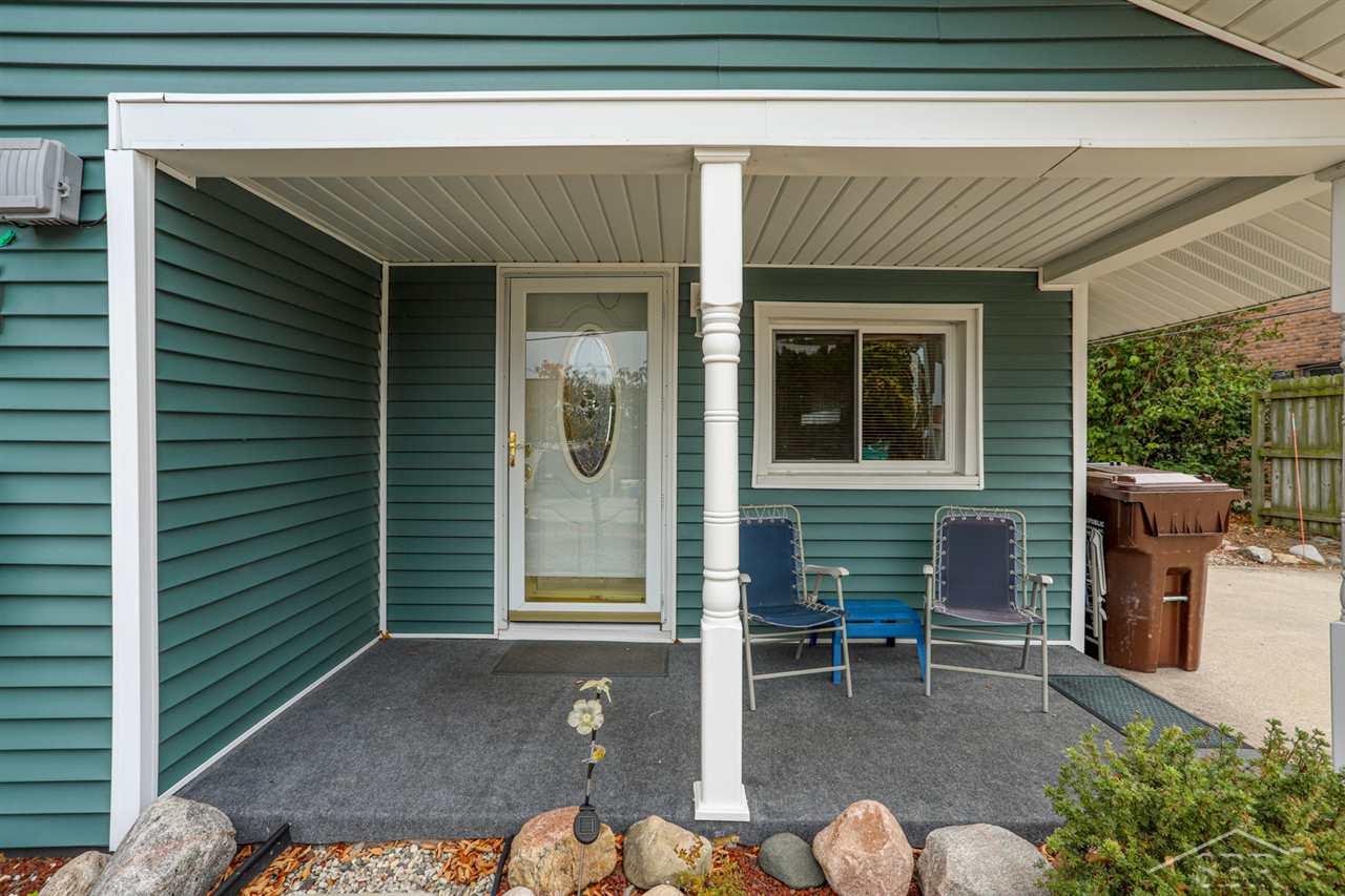 989 South Linwood Beach Road Linwood, MI 48634 - Photo 4 of 46 50026655-3.JPG
