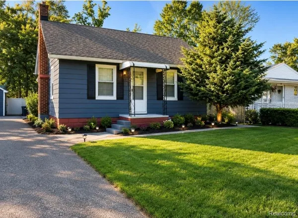 $229,000 | 71 Biltmore Boulevard, Troy, MI 48084