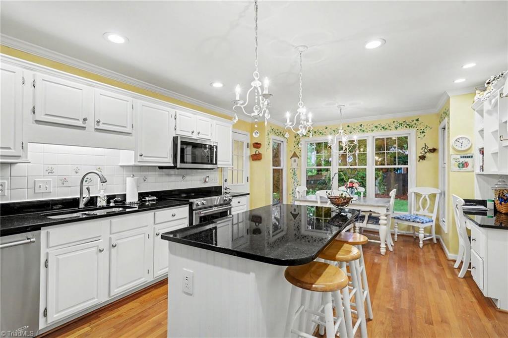 4015 Baytree Court High Point, NC 27265 - Photo 8 of 26