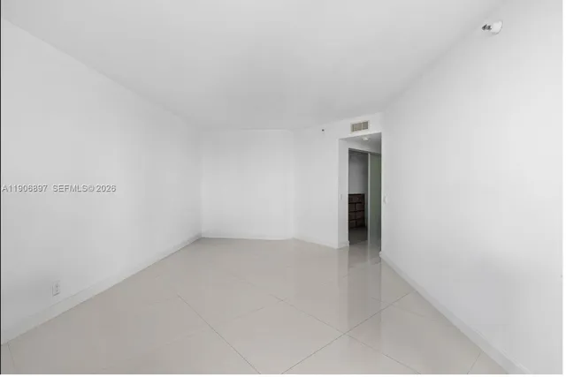 $3,750 | 3610 Yacht Club Drive, Unit 609, Aventura, FL 33180