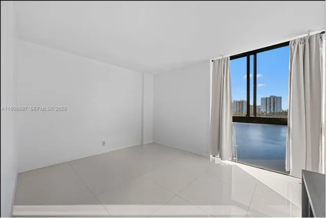 $3,750 | 3610 Yacht Club Drive, Unit 609, Aventura, FL 33180