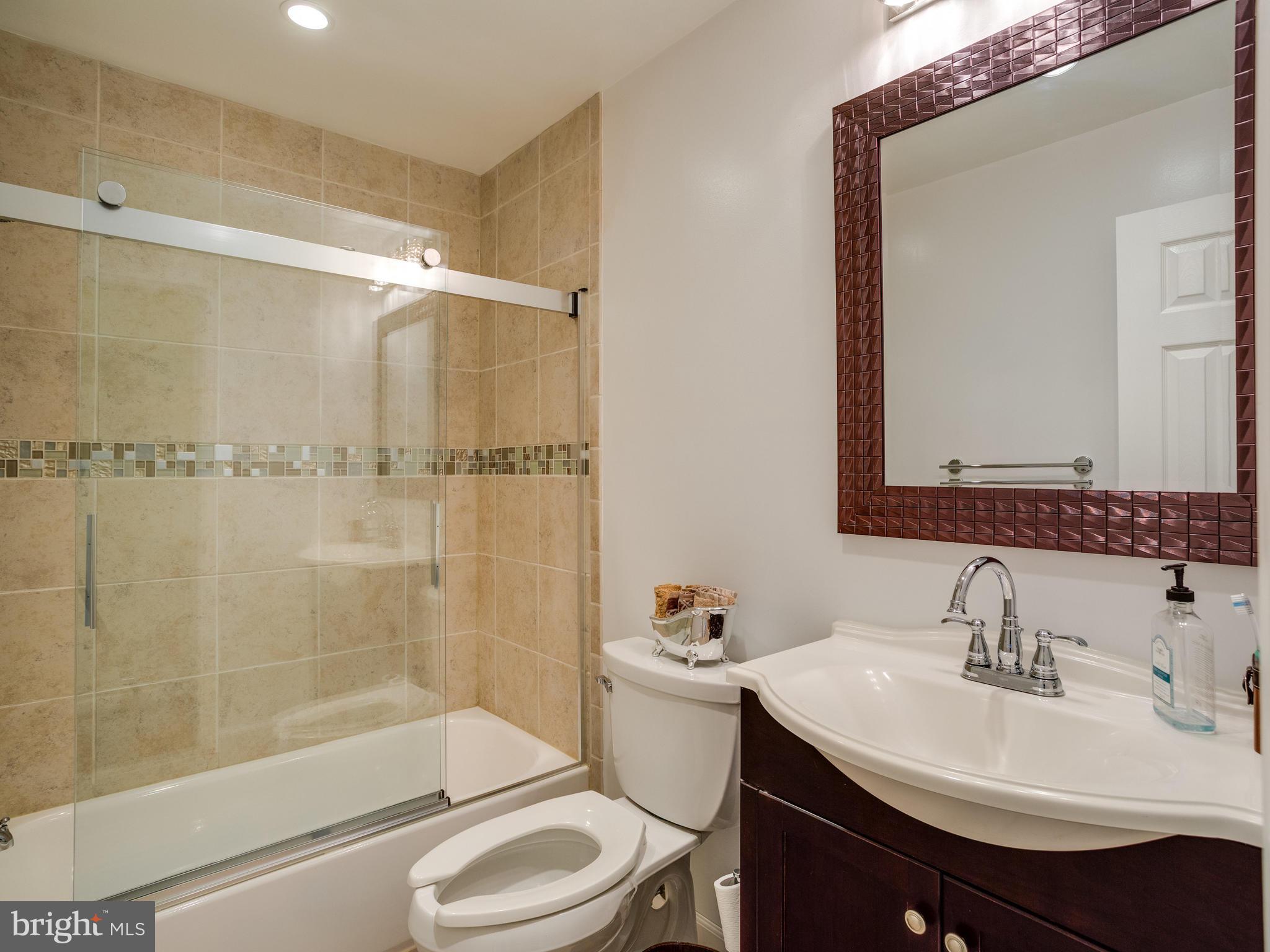 6305 Alberta Street Springfield, VA 22152 - Photo 21 of 30 Bath