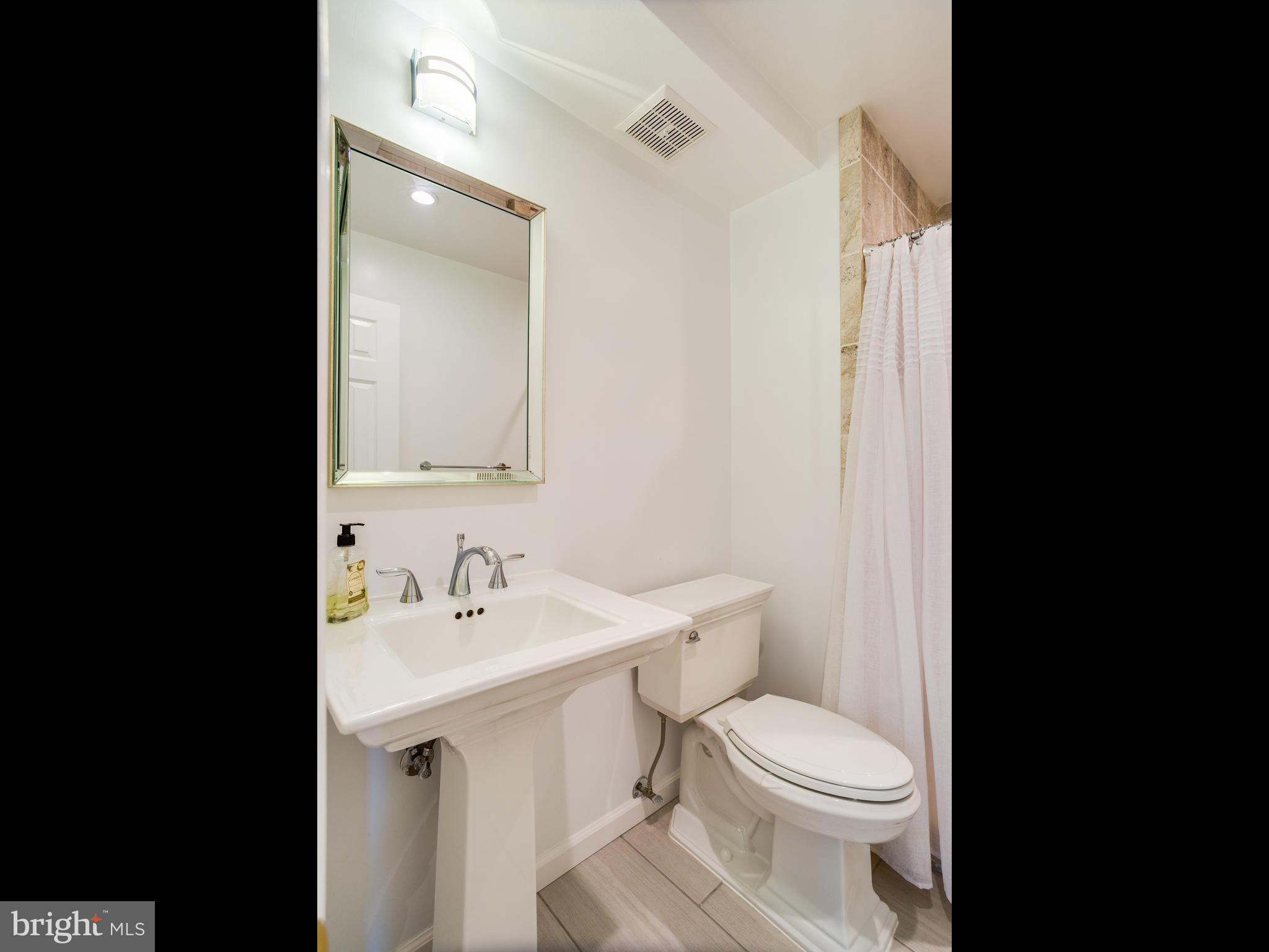6305 Alberta Street Springfield, VA 22152 - Photo 24 of 30 Bath