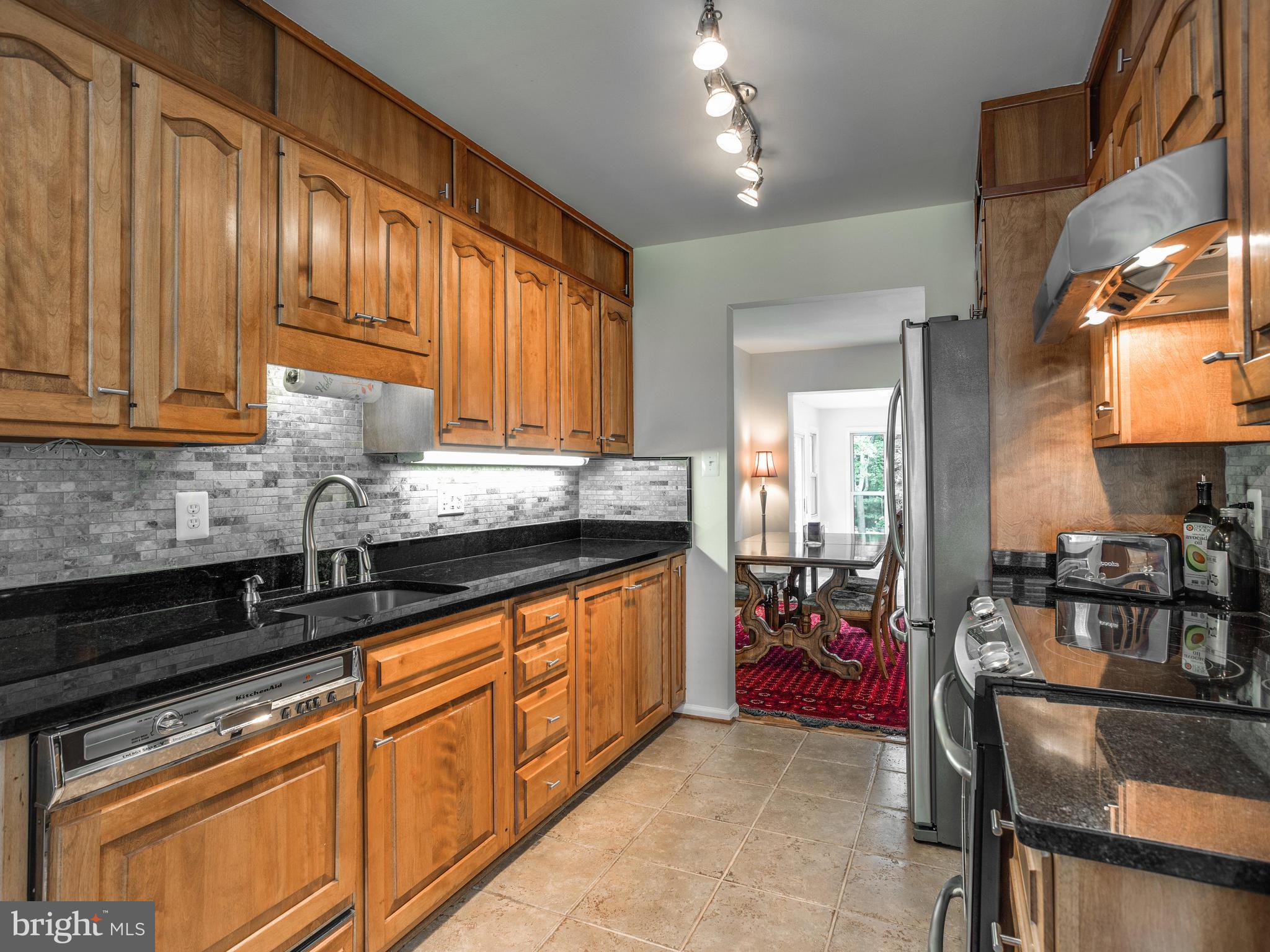 6305 Alberta Street Springfield, VA 22152 - Photo 4 of 30 Kitchen