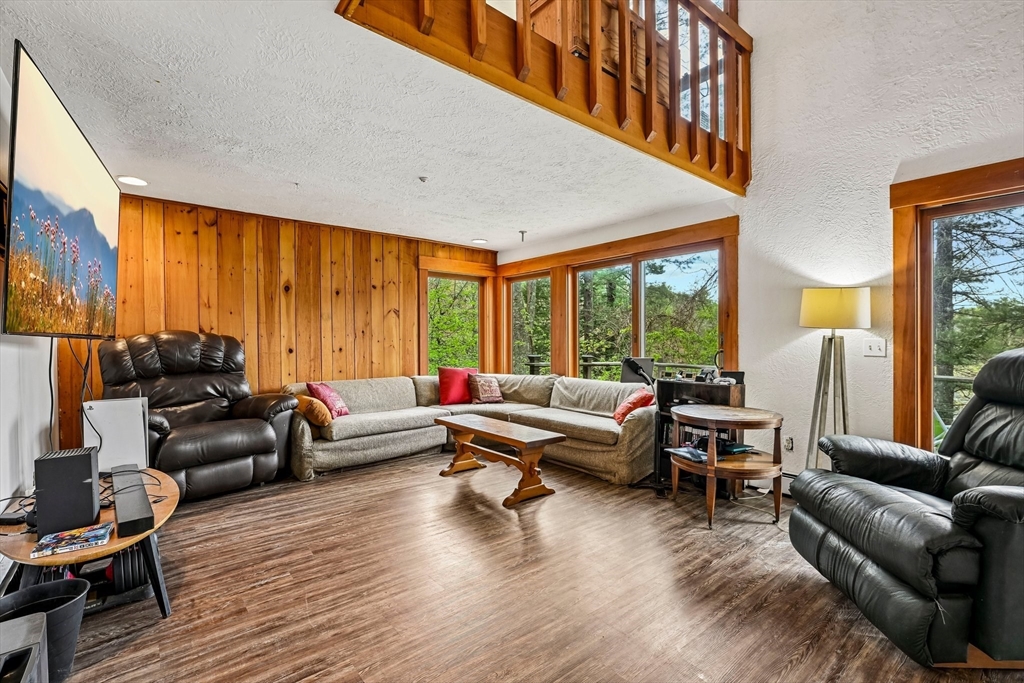 157 Robinson Road Oakham, MA 01068 - Photo 5 of 28