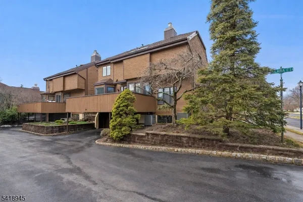$899,000 | 9 Klara, Madison, NJ 07940