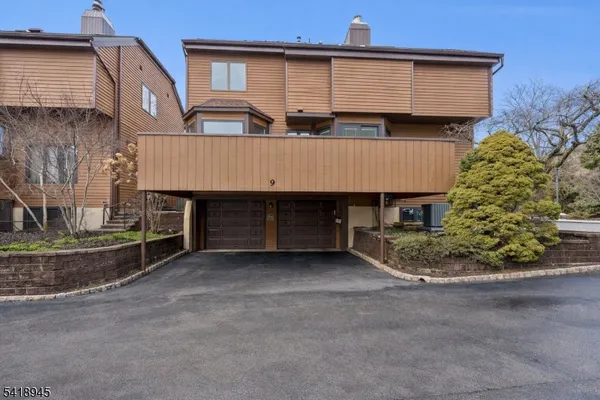 $899,000 | 9 Klara, Madison, NJ 07940